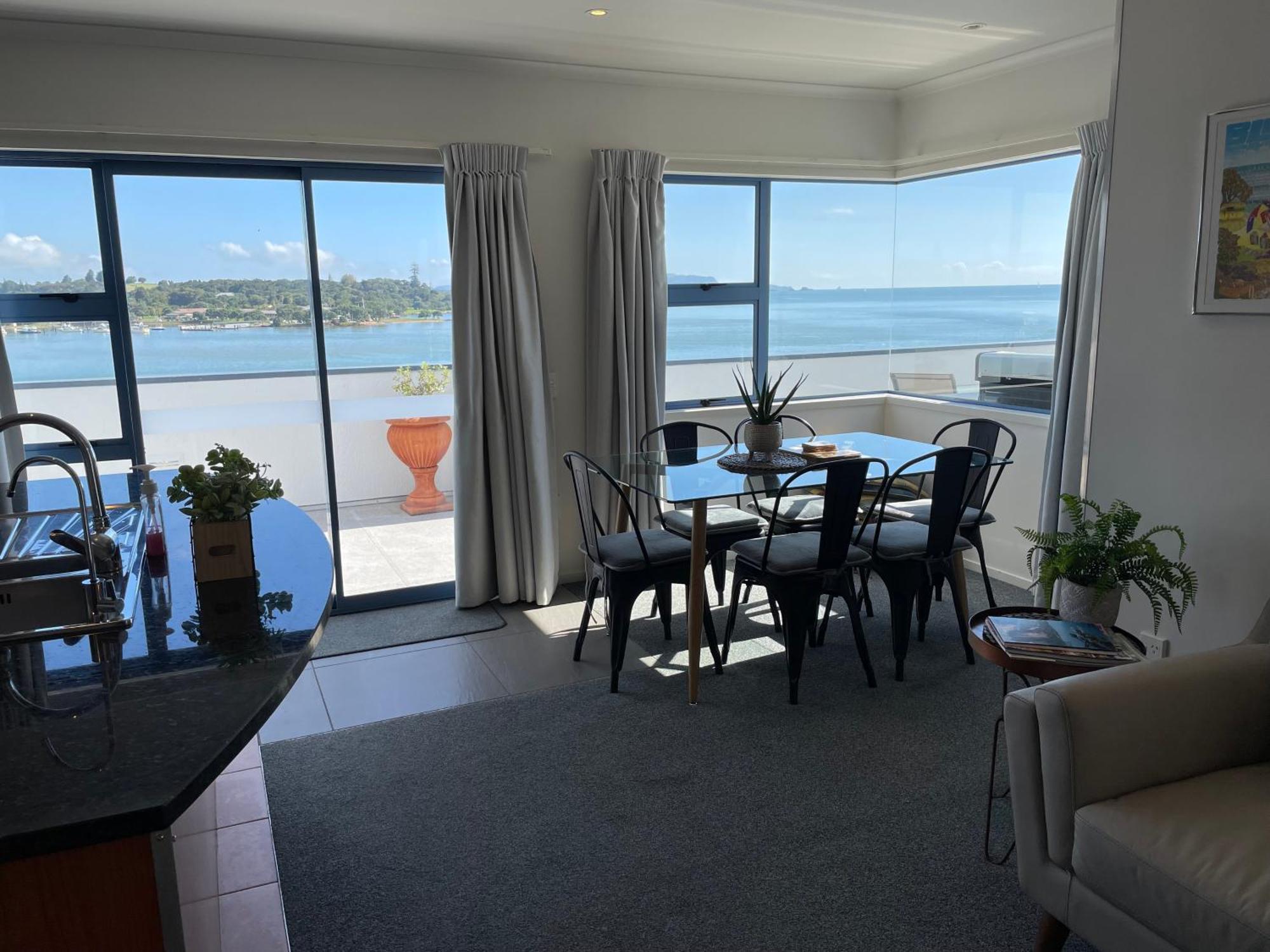 Blue Pacific Apartments Paihia Room photo