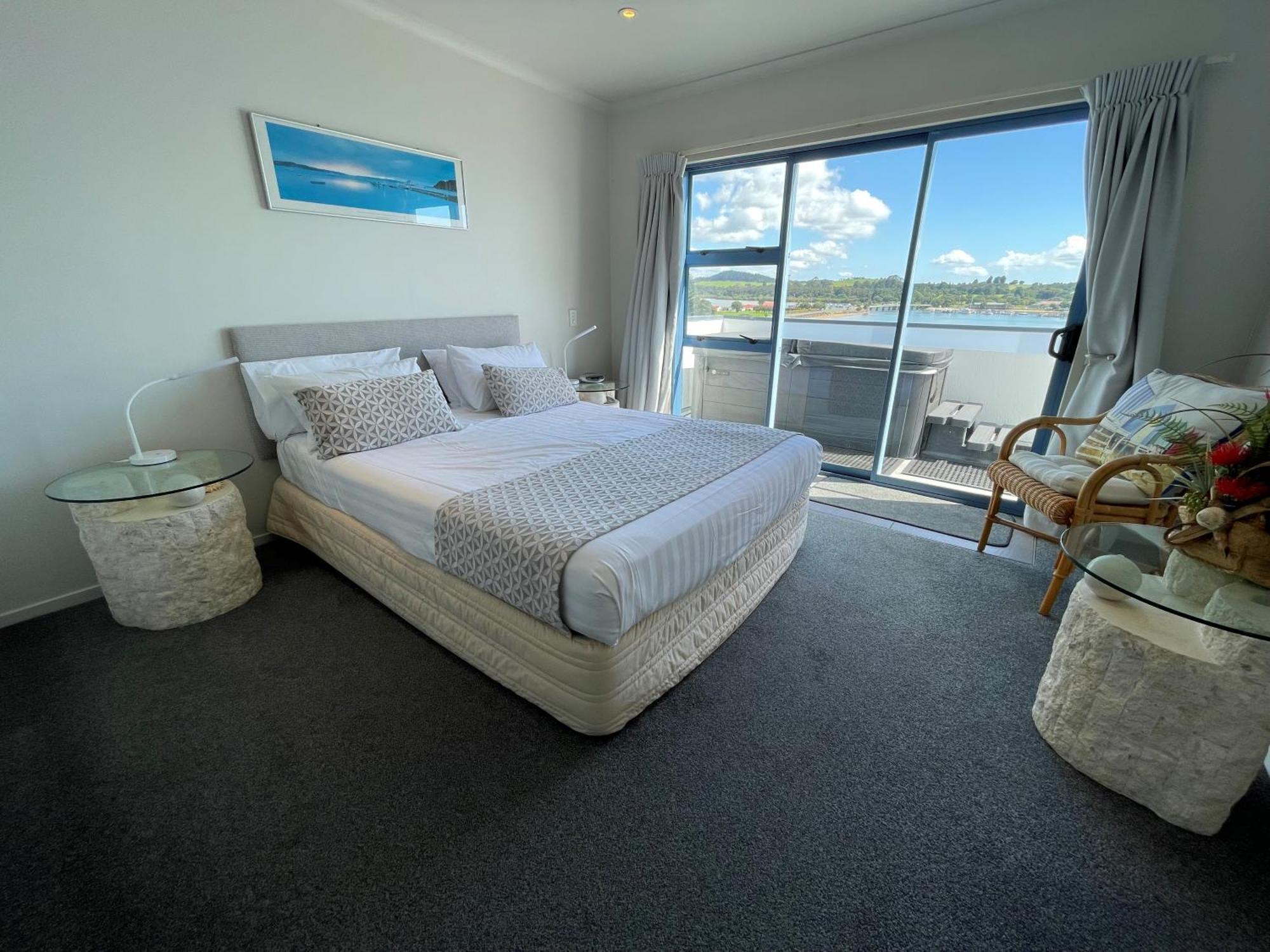 Blue Pacific Apartments Paihia Room photo